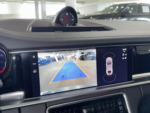Used 2023 Porsche Panamera RWD image 28