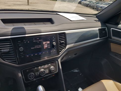 Used 2023 Volkswagen Atlas Cross Sport SE FWD image 18