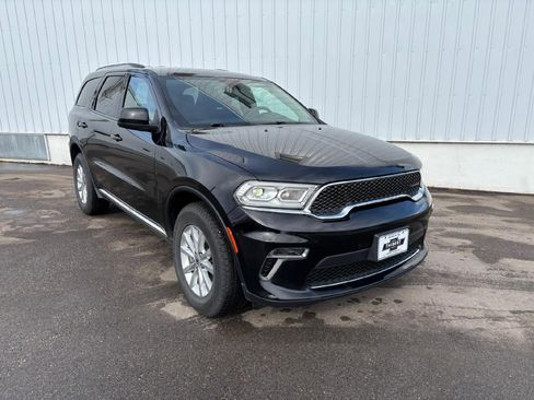Used 2022 Dodge Durango SXT image 2