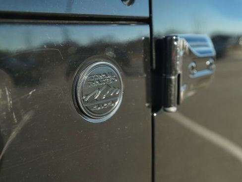 Used 2022 Jeep Wrangler Unlimited Sport image 37