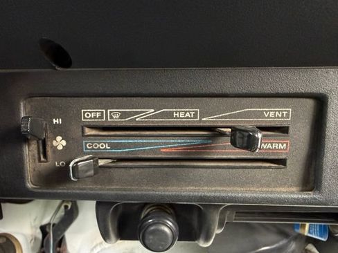 Used 1992 Jeep Wrangler Islander AWD/4WD image 20