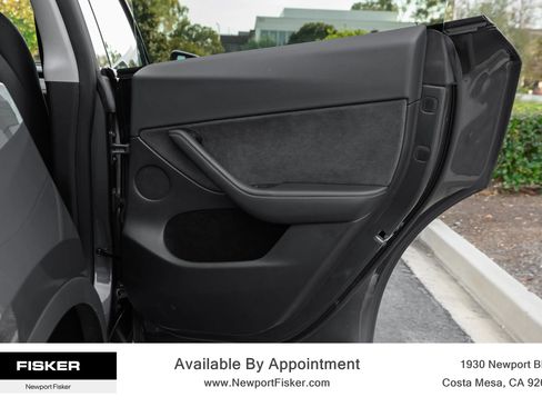 Used 2023 Tesla Model Y 2WD image 25