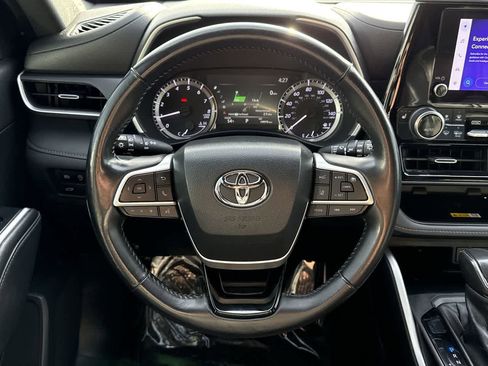 Used 2023 Toyota Highlander XSE image 17