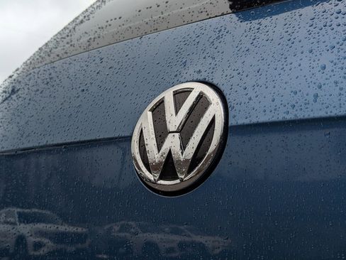 Used 2019 Volkswagen Golf S image 26