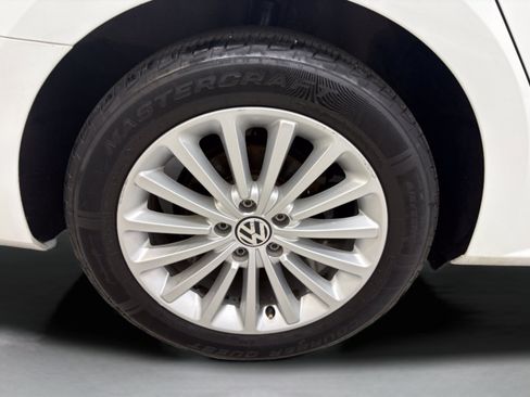 Used 2016 Volkswagen Passat 1.8T SE FWD image 8
