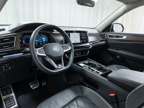 Used 2024 Volkswagen Atlas SEL Premium R-Line AWD/4WD image 12