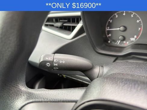 Used 2024 Toyota Corolla LE image 30