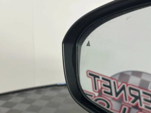 Used 2025 Nissan Kicks S AWD/4WD image 33