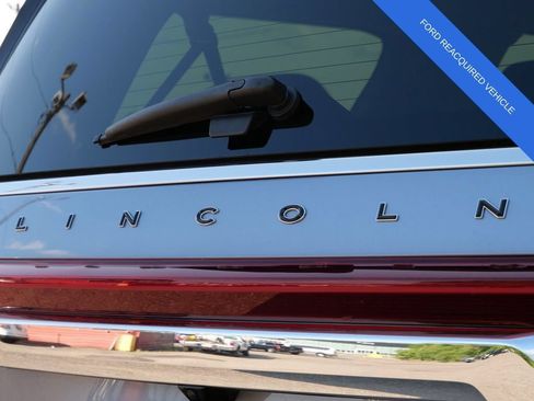 Used 2024 Lincoln Navigator L Black Label AWD/4WD image 8