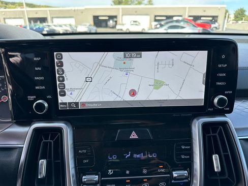 Used 2022 Kia Sorento S image 11