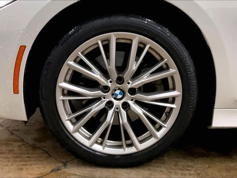 Used 2023 BMW 330i Sedan w/ Premium Package image 12