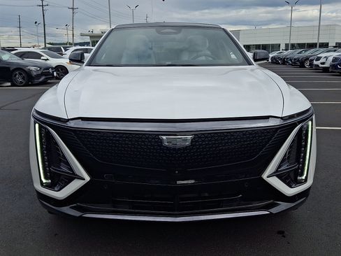 Certified 2024 Cadillac Lyriq Sport w/ LPO, Floor Liner Package AWD/4WD image 8