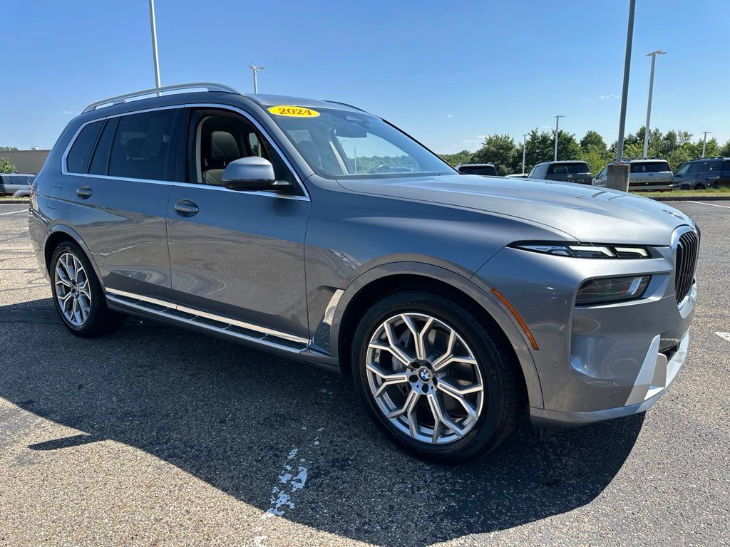 Used 2024 BMW X7 xDrive40i AWD/4WD image 17