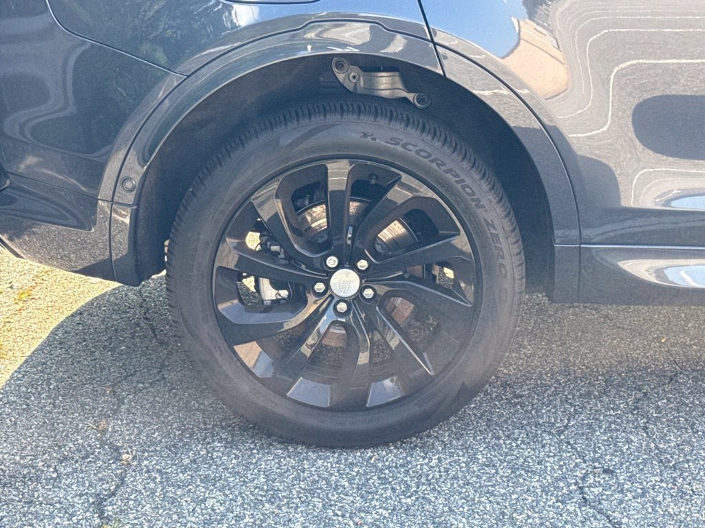 Certified 2025 Land Rover Discovery Sport S AWD/4WD image 11