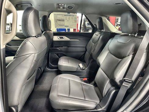 New 2026 Ford Explorer Active image 25