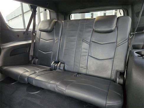 Used 2018 Cadillac Escalade ESV Platinum image 5