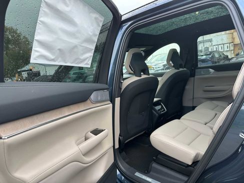 New 2025 Volvo EX90 Ultra w/ Protection Package Premier image 16