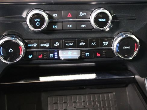 Used 2025 Ford F150 Platinum image 33