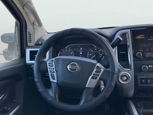 Used 2021 Nissan Titan SV w/ SV Convenience Package RWD image 19