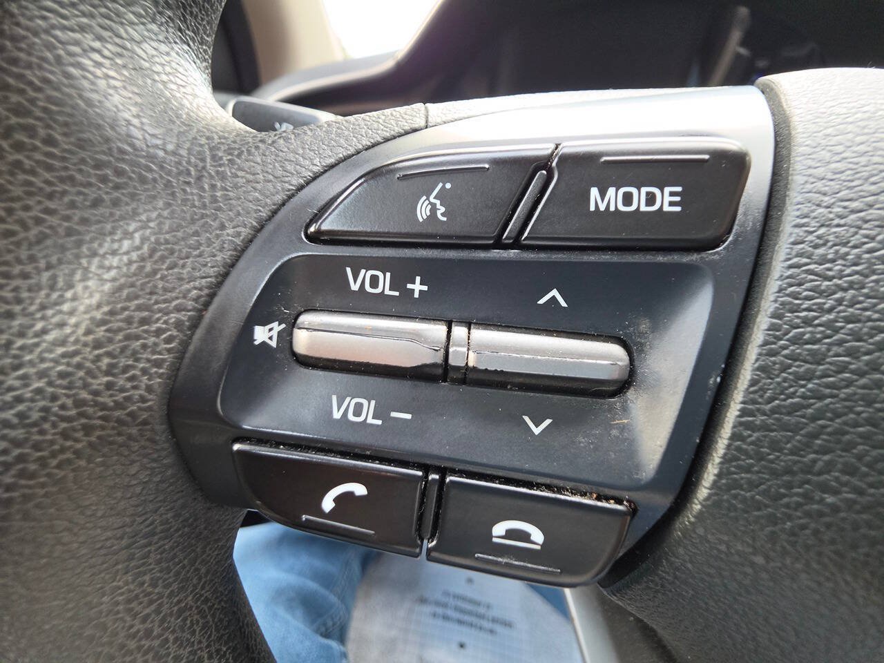 Used 2020 Hyundai Elantra SEL FWD image 32