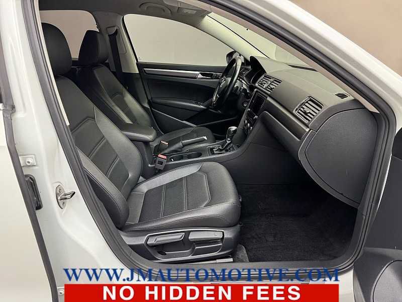 Used 2017 Volkswagen Passat 1.8T R-Line FWD image 19