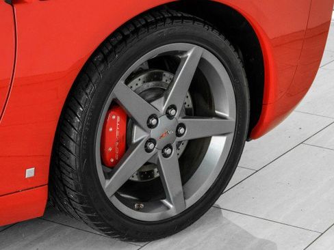 Used 2007 Chevrolet Corvette Coupe w/ Performance Package RWD image 44