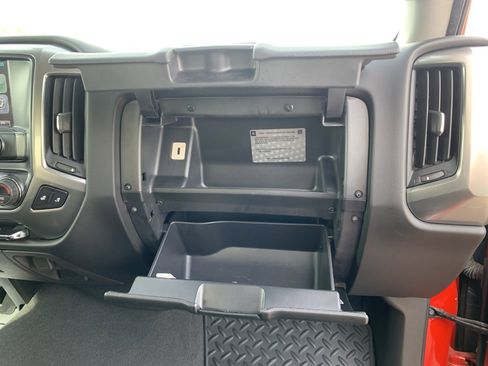 Used 2018 Chevrolet Silverado 1500 LT w/ All Star Edition image 31