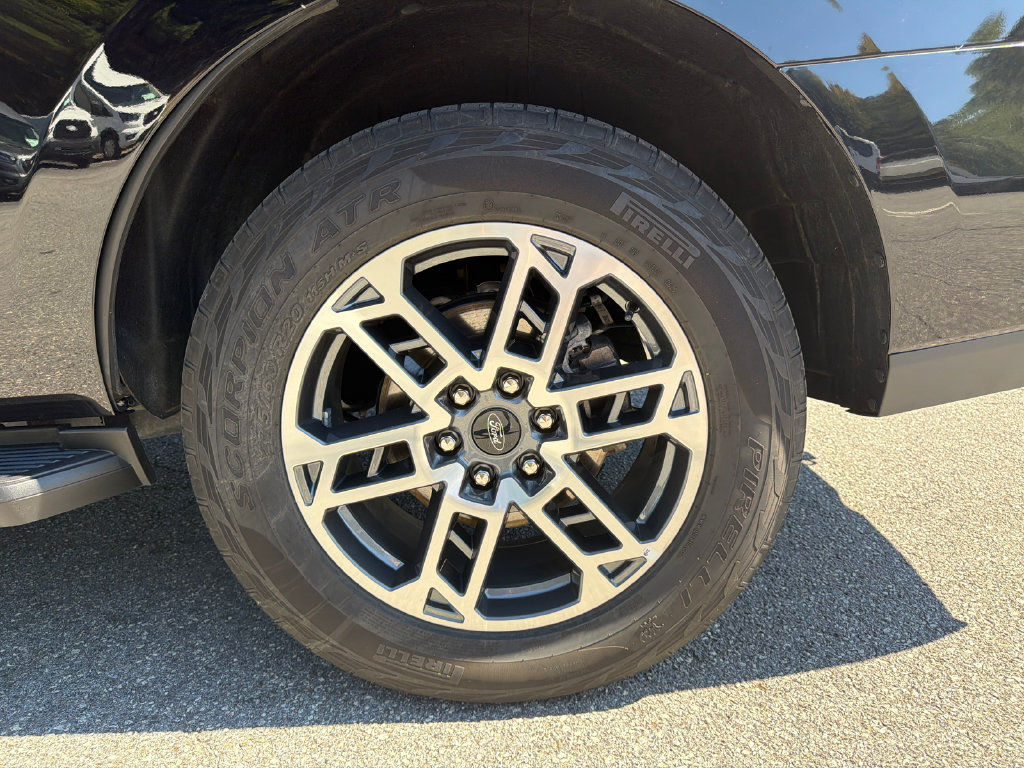 Used 2025 Ford Expedition Active AWD/4WD image 20