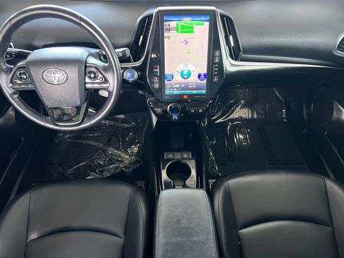 Used 2021 Toyota Prius Limited w/ Premium Convenience Package FWD image 12