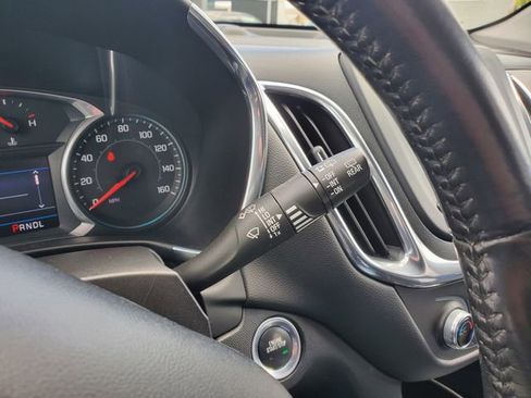 Used 2019 Chevrolet Equinox LT FWD image 16