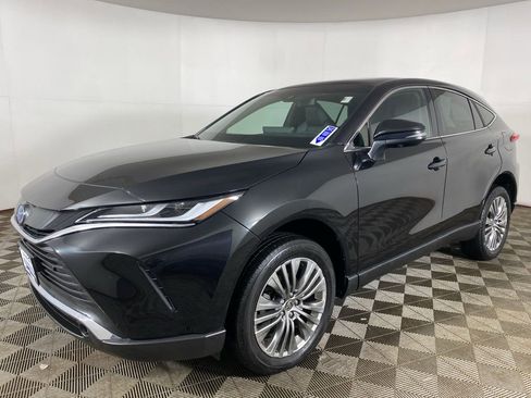 Used 2024 Toyota Venza Limited image 4