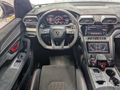 Used 2023 Lamborghini Urus Performante AWD/4WD image 7