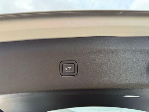 Used 2019 Buick Enclave Premium image 21