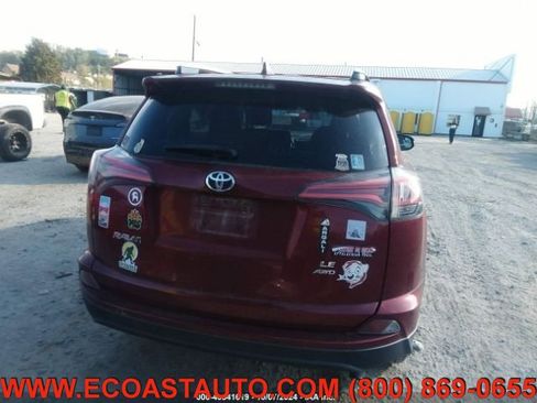 Used 2018 Toyota RAV4 LE image 7