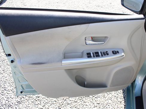 Used 2014 Toyota Prius V Three image 20