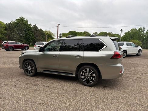 Used 2021 Lexus LX 570 4WD w/ Luxury Package image 29