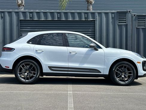 Certified 2025 Porsche Macan Turbo AWD/4WD image 9