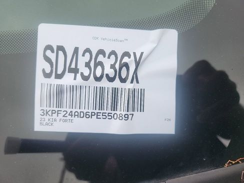 Certified 2023 Kia Forte LXS FWD image 5