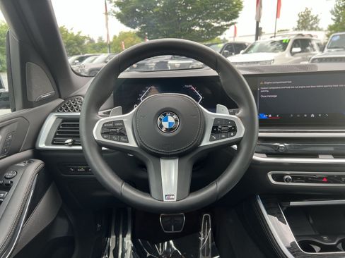 Used 2024 BMW X5 xDrive40i w/ M Sport Package AWD/4WD image 16