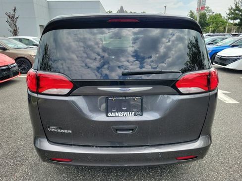 Used 2020 Chrysler Voyager LX w/ Cold Weather Group FWD image 7