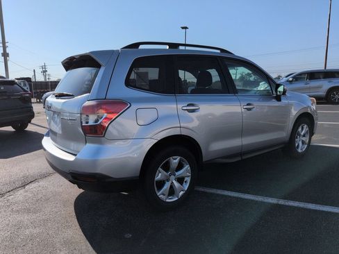 Used 2014 Subaru Forester 2.5i Touring AWD/4WD image 6