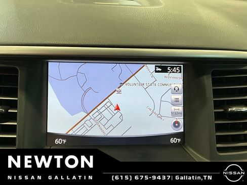 Used 2019 Nissan Pathfinder Platinum FWD image 10