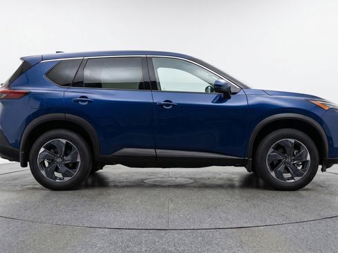 Used 2025 Nissan Rogue SV image 11