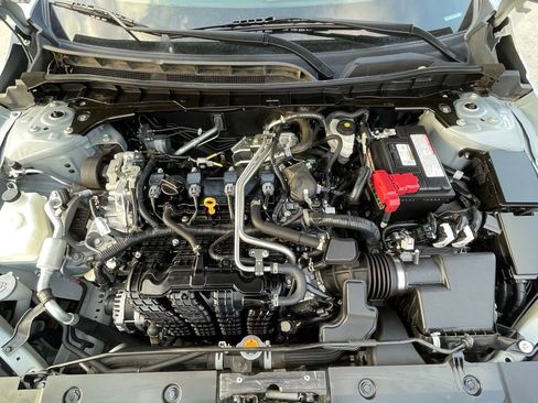 Used 2024 Nissan Altima 2.5 SV FWD image 27