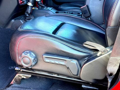 Used 2020 Jeep Gladiator Rubicon image 10