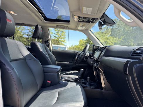 Used 2021 Toyota 4Runner Venture w/ Moonroof Package AWD/4WD image 25