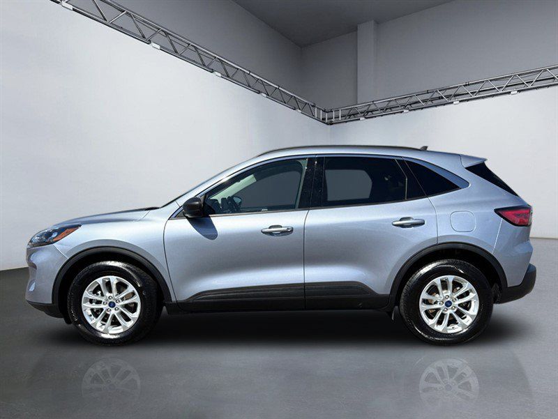 Used 2022 Ford Escape SE w/ Cold Weather Package AWD/4WD image 2