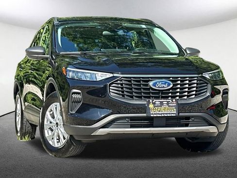 Used 2024 Ford Escape Active w/ Tech Pack #1 AWD/4WD image 2