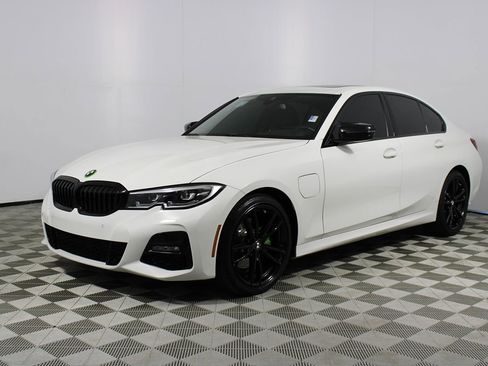 Used 2021 BMW 330e w/ M Sport Package image 27