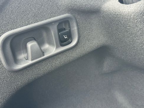 Certified 2025 Mercedes-Benz C 300 4MATIC Sedan image 37